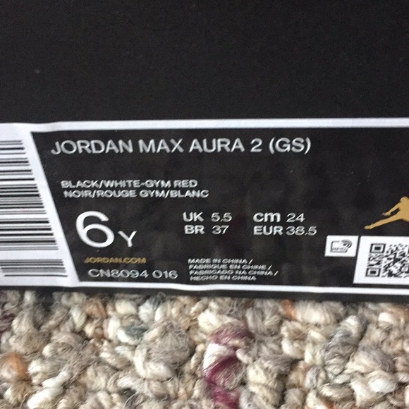 Jordan max aura 2 6Y - Picture 6 of 6